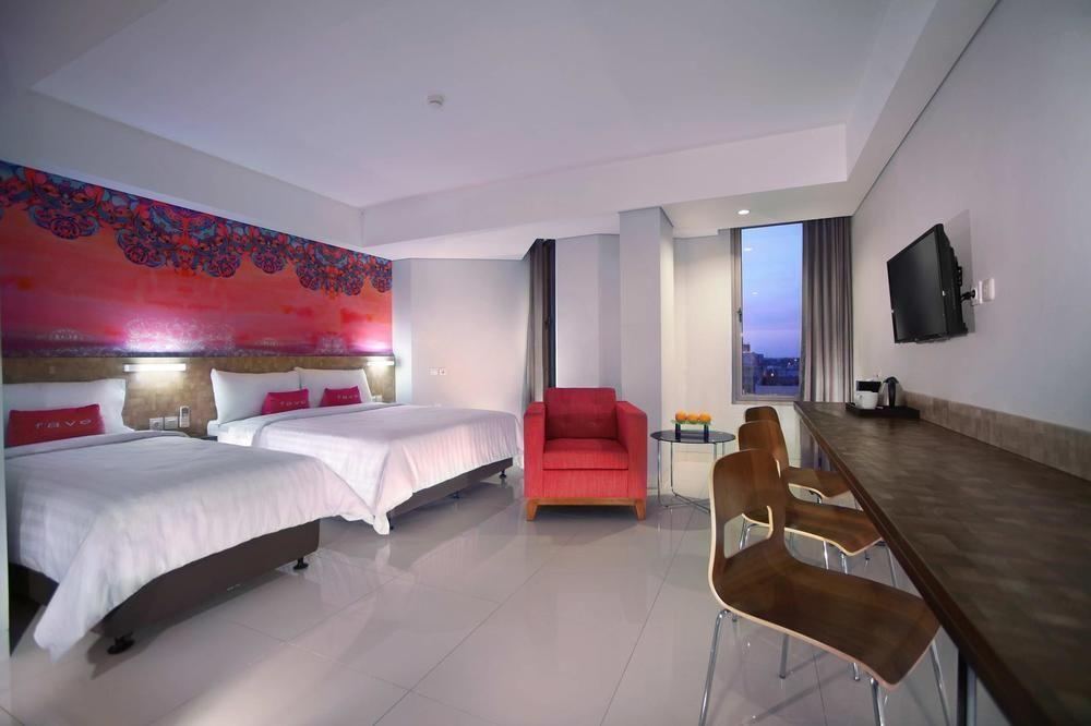 Aston Inn Pantai Losari Makassar Exteriör bild