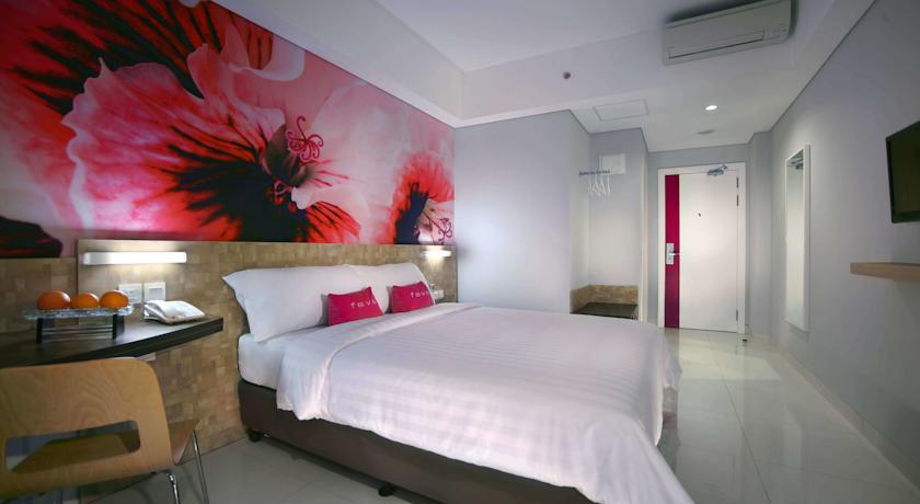 Aston Inn Pantai Losari Makassar Exteriör bild