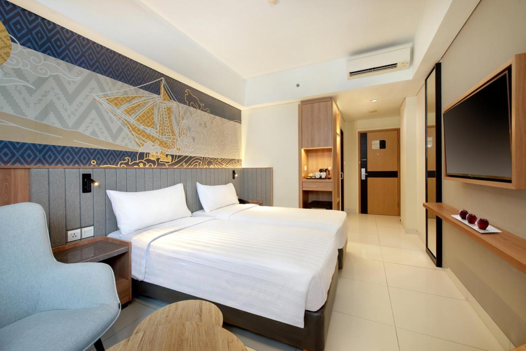 Aston Inn Pantai Losari Makassar Exteriör bild