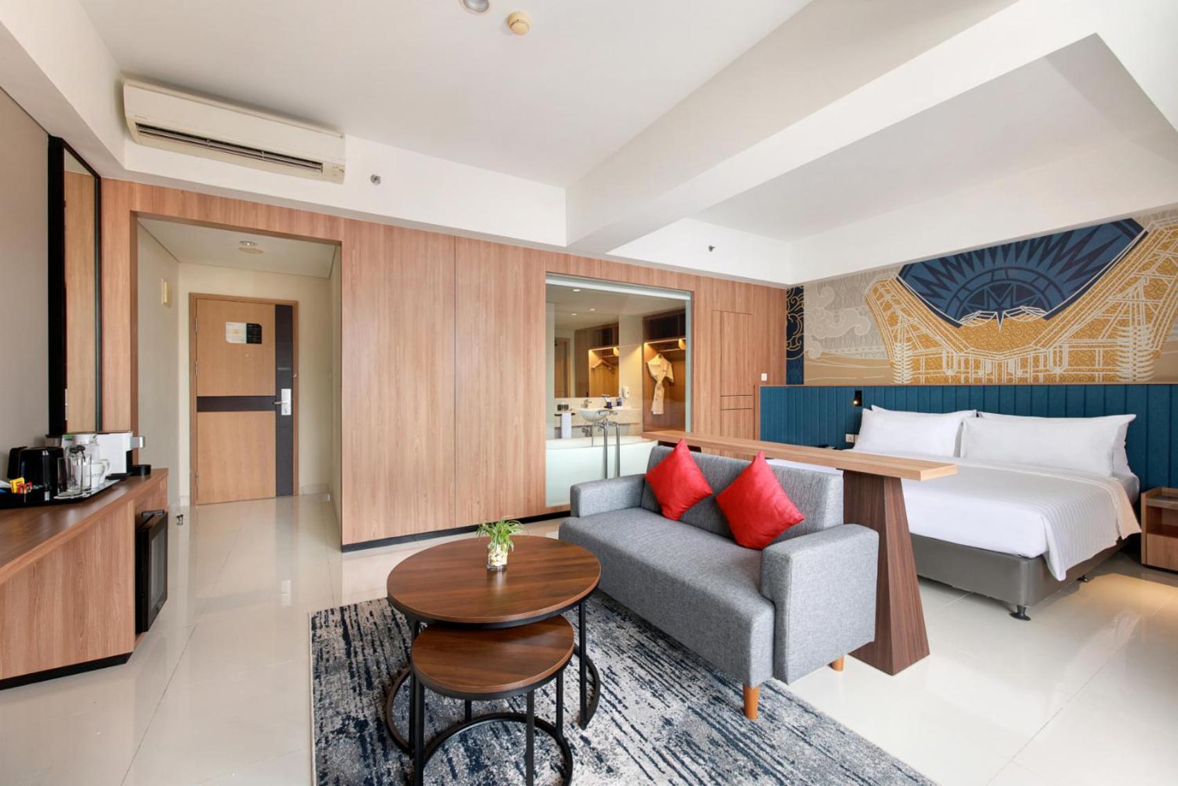 Aston Inn Pantai Losari Makassar Exteriör bild