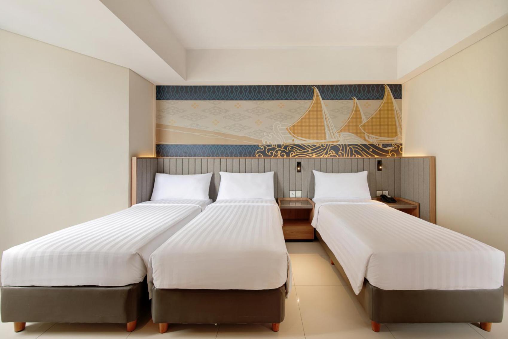 Aston Inn Pantai Losari Makassar Exteriör bild