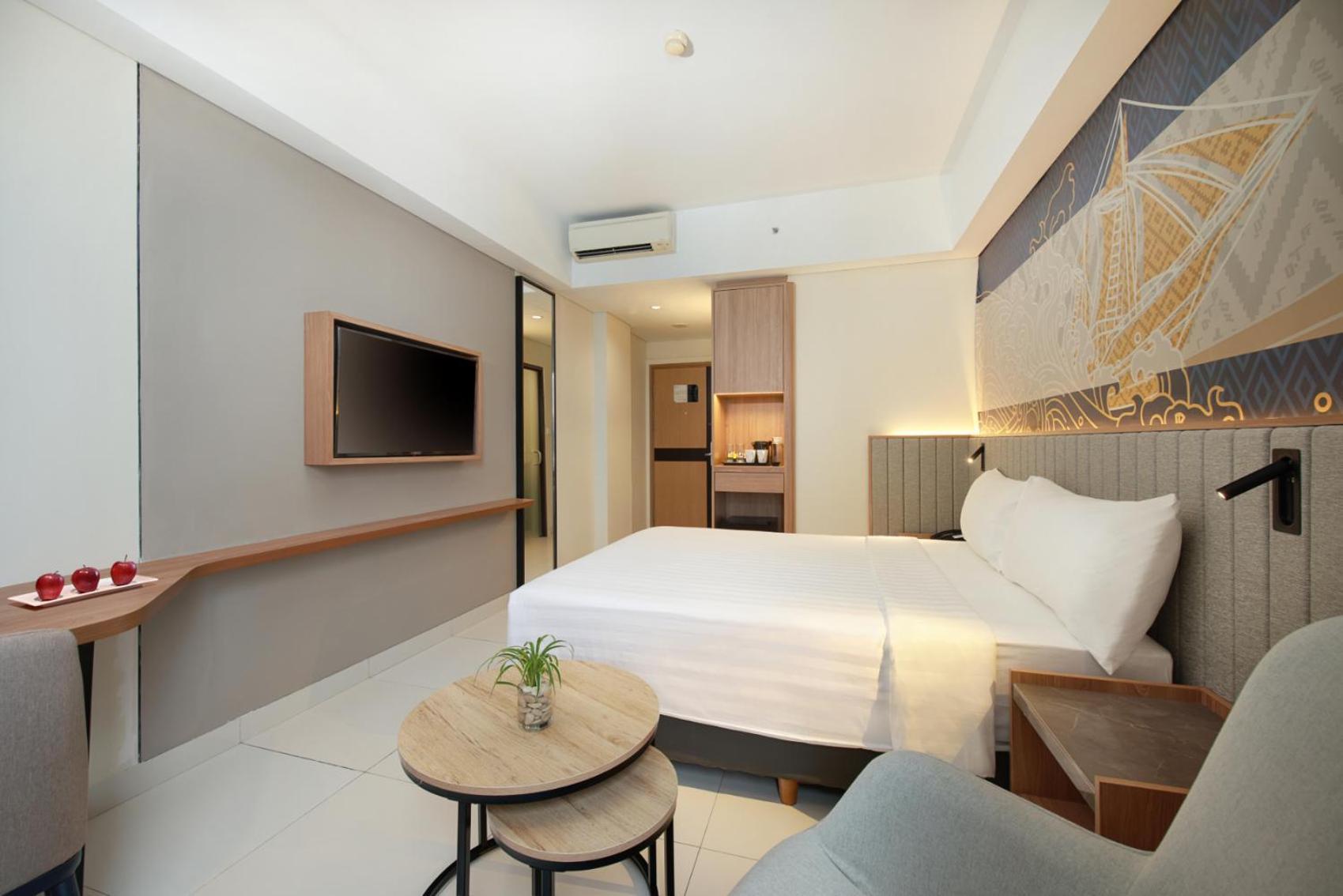 Aston Inn Pantai Losari Makassar Exteriör bild